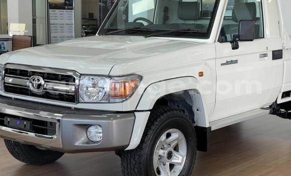 Buy Used Toyota Land Cruiser White Car in Windhoek in Namibia Buy Used Toyota Land Cruiser White Car in Windhoek in Namibia