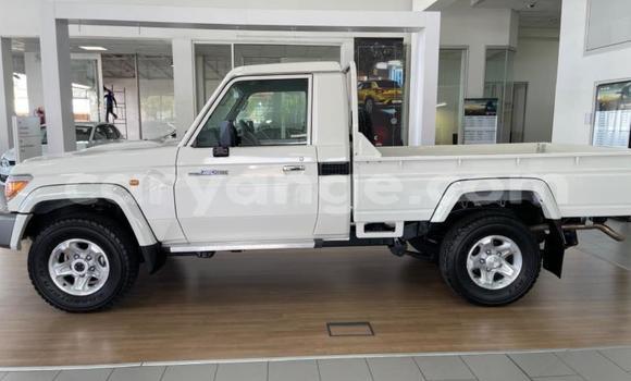 Buy Used Toyota Land Cruiser White Car in Windhoek in Namibia Buy Used Toyota Land Cruiser White Car in Windhoek in Namibia