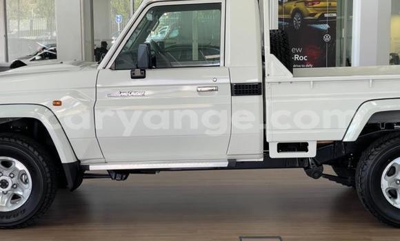 Buy Used Toyota Land Cruiser White Car in Windhoek in Namibia Buy Used Toyota Land Cruiser White Car in Windhoek in Namibia