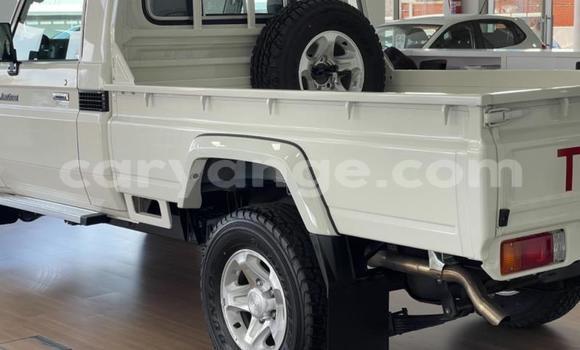 Buy Used Toyota Land Cruiser White Car in Windhoek in Namibia Buy Used Toyota Land Cruiser White Car in Windhoek in Namibia