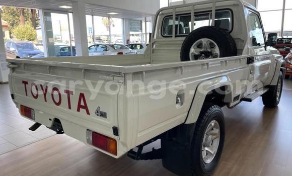 Buy Used Toyota Land Cruiser White Car in Windhoek in Namibia Buy Used Toyota Land Cruiser White Car in Windhoek in Namibia