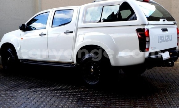 Buy Used Isuzu KB White Car in Windhoek in Namibia Buy Used Isuzu KB White Car in Windhoek in Namibia
