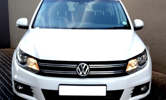 Buy Used Volkswagen Tiguan White Car in Windhoek in Namibia Buy Used Volkswagen Tiguan White Car in Windhoek in Namibia
