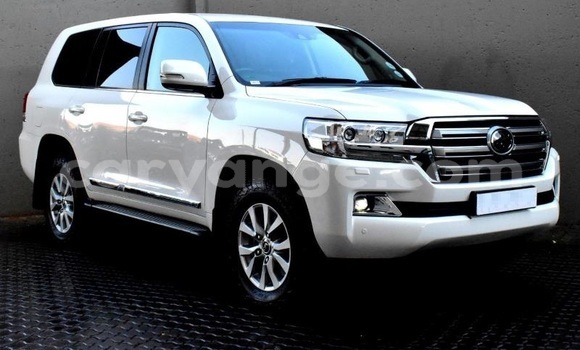 Buy Used Toyota Land Cruiser White Car in Windhoek in Namibia Buy Used Toyota Land Cruiser White Car in Windhoek in Namibia