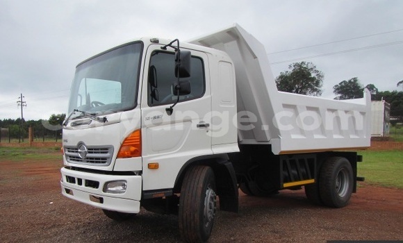 Acheter Occasion Utilitaire Hino Ranger Blanc à Windhoek, Namibie Acheter Occasion Utilitaire Hino Ranger Blanc à Windhoek, Namibie
