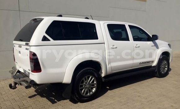 Acheter Occasion Voiture Toyota Hilux Blanc à Windhoek, Namibie Acheter Occasion Voiture Toyota Hilux Blanc à Windhoek, Namibie