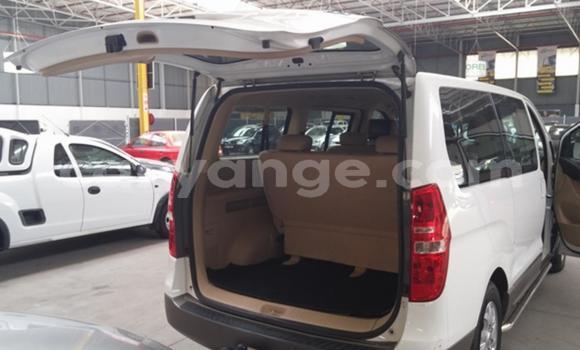 Acheter Occasion Voiture Hyundai H1 Blanc à Windhoek, Namibie Acheter Occasion Voiture Hyundai H1 Blanc à Windhoek, Namibie