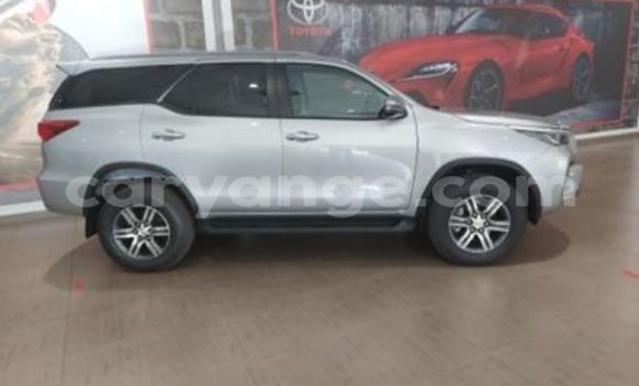 Acheter Occasion Voiture Toyota Fortuner Gris à Windhoek, Namibie Acheter Occasion Voiture Toyota Fortuner Gris à Windhoek, Namibie