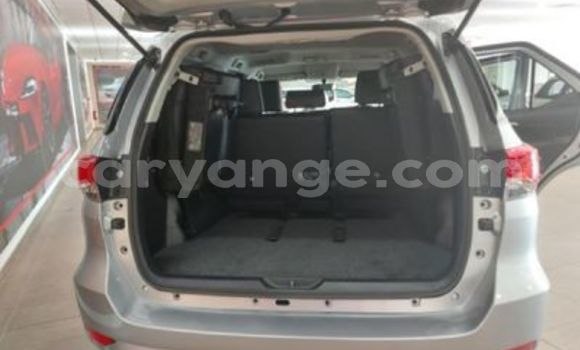 Acheter Occasion Voiture Toyota Fortuner Gris à Windhoek, Namibie Acheter Occasion Voiture Toyota Fortuner Gris à Windhoek, Namibie