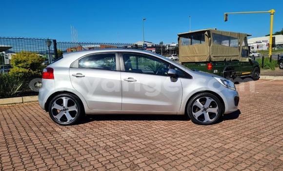 Acheter Occasion Voiture Kia Rio Blanc à Windhoek, Namibie Acheter Occasion Voiture Kia Rio Blanc à Windhoek, Namibie