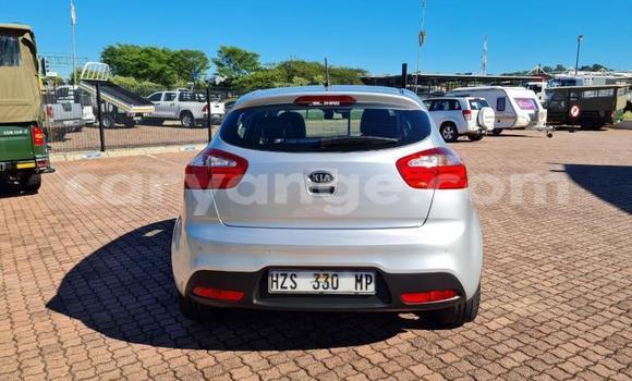 Acheter Occasion Voiture Kia Rio Blanc à Windhoek, Namibie Acheter Occasion Voiture Kia Rio Blanc à Windhoek, Namibie