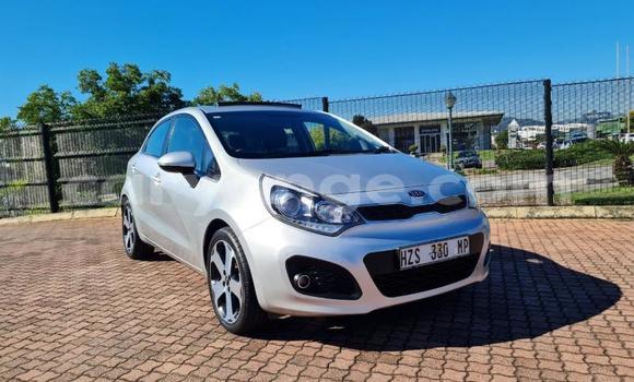 Acheter Occasion Voiture Kia Rio Blanc à Windhoek, Namibie Acheter Occasion Voiture Kia Rio Blanc à Windhoek, Namibie
