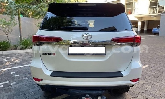 Buy Used Toyota Fortuner White Car in Windhoek in Namibia