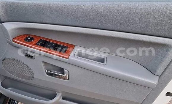 Acheter Occasion Voiture Jeep Grand Cherokee Blanc à Windhoek, Namibie Acheter Occasion Voiture Jeep Grand Cherokee Blanc à Windhoek, Namibie