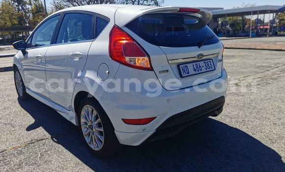 Acheter Occasion Voiture Ford Fiesta Blanc à Windhoek, Namibie Acheter Occasion Voiture Ford Fiesta Blanc à Windhoek, Namibie