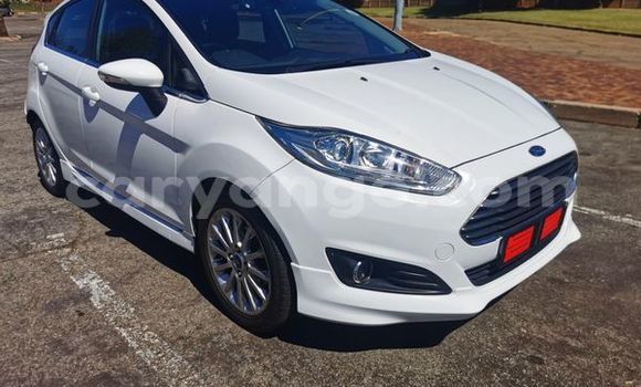 Acheter Occasion Voiture Ford Fiesta Blanc à Windhoek, Namibie Acheter Occasion Voiture Ford Fiesta Blanc à Windhoek, Namibie