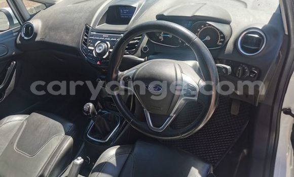 Acheter Occasion Voiture Ford Fiesta Blanc à Windhoek, Namibie Acheter Occasion Voiture Ford Fiesta Blanc à Windhoek, Namibie