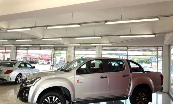 Buy Used Isuzu D–MAX Silver Car in Windhoek in Namibia Buy Used Isuzu D–MAX Silver Car in Windhoek in Namibia
