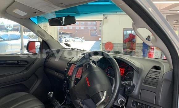 Buy Used Isuzu D–MAX Silver Car in Windhoek in Namibia Buy Used Isuzu D–MAX Silver Car in Windhoek in Namibia