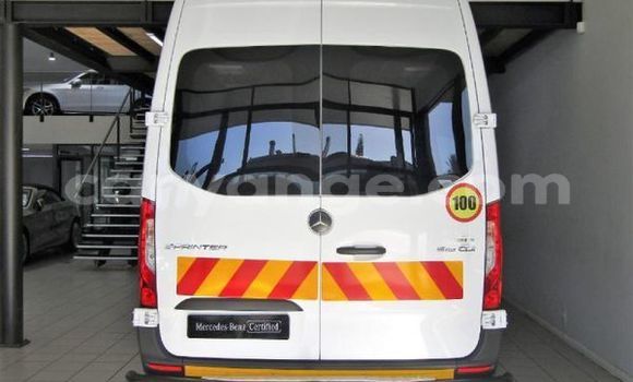 Acheter Occasion Voiture Mercedes-Benz 190 Blanc à Windhoek, Namibie Acheter Occasion Voiture Mercedes-Benz 190 Blanc à Windhoek, Namibie