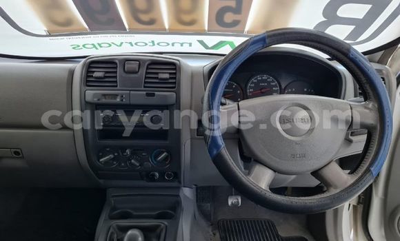 Acheter Occasion Voiture Isuzu KB Blanc à Windhoek, Namibie Acheter Occasion Voiture Isuzu KB Blanc à Windhoek, Namibie