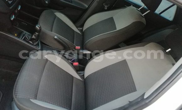 Acheter Occasion Voiture Hyundai I20 Blanc à Windhoek, Namibie Acheter Occasion Voiture Hyundai I20 Blanc à Windhoek, Namibie