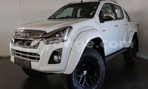 Buy Used Isuzu D–MAX White Car in Windhoek in Namibia
