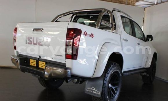Buy Used Isuzu D–MAX White Car in Windhoek in Namibia Buy Used Isuzu D–MAX White Car in Windhoek in Namibia