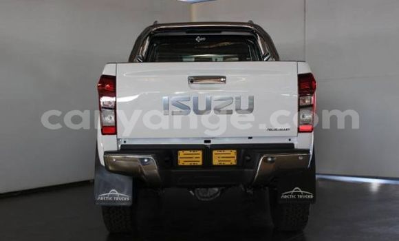 Buy Used Isuzu D–MAX White Car in Windhoek in Namibia Buy Used Isuzu D–MAX White Car in Windhoek in Namibia