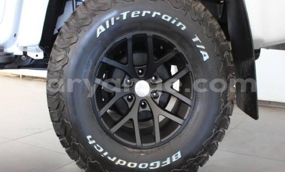 Buy Used Isuzu D–MAX White Car in Windhoek in Namibia Buy Used Isuzu D–MAX White Car in Windhoek in Namibia