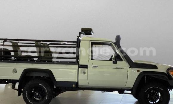 Acheter Occasion Voiture Toyota Land Cruiser Blanc à Windhoek, Namibie Acheter Occasion Voiture Toyota Land Cruiser Blanc à Windhoek, Namibie