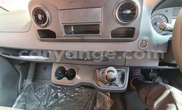 Buy Used Mercedes-Benz S-klasse White Car in Windhoek in Namibia Buy Used Mercedes-Benz S-klasse White Car in Windhoek in Namibia