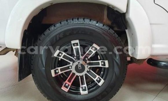 Acheter Occasion Voiture Mahindra Scorpio Blanc à Grootfontein, Namibie