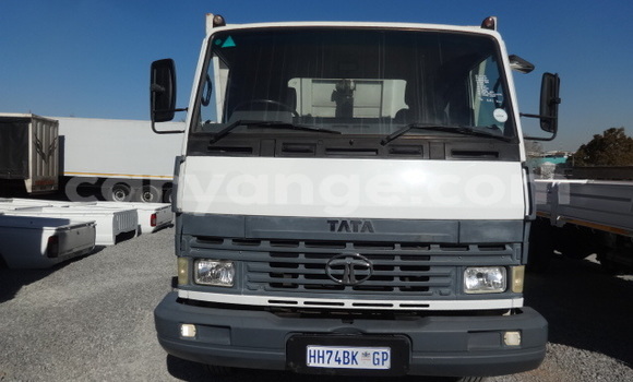 Buy Used Tata LPT White Truck in Windhoek in Namibia Buy Used Tata LPT White Truck in Windhoek in Namibia