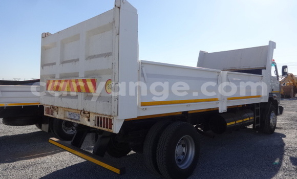 Buy Used Tata LPT White Truck in Windhoek in Namibia Buy Used Tata LPT White Truck in Windhoek in Namibia