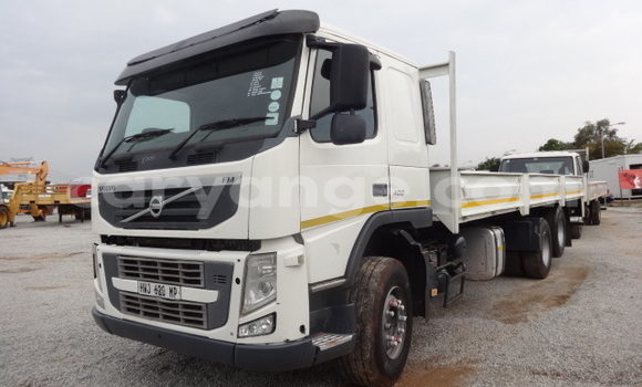 Buy Used Volvo FH10 White Truck in Windhoek in Namibia Buy Used Volvo FH10 White Truck in Windhoek in Namibia