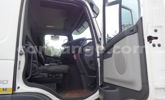 Buy Used Volvo FH10 White Truck in Windhoek in Namibia Buy Used Volvo FH10 White Truck in Windhoek in Namibia