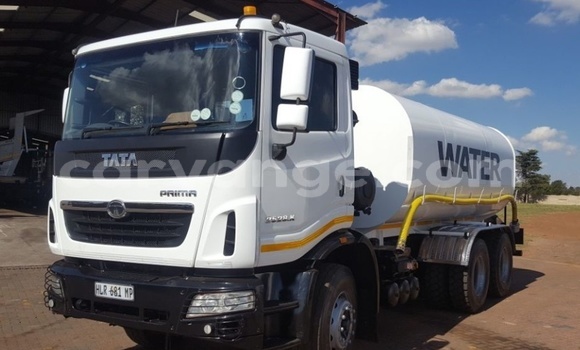 Buy Used Tata LPT White Truck in Omaruru in Erongo