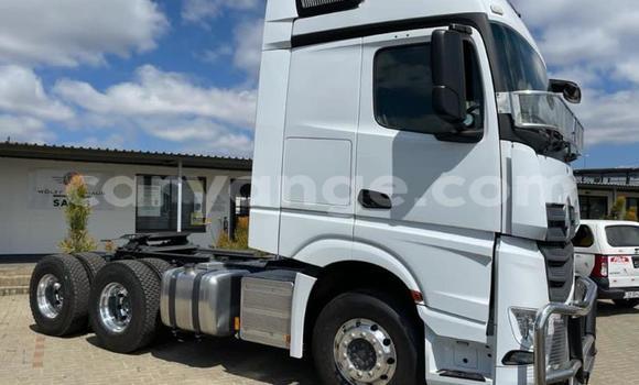 Buy Used Mercedes‒Benz 2644 White Truck in Windhoek in Namibia Buy Used Mercedes‒Benz 2644 White Truck in Windhoek in Namibia