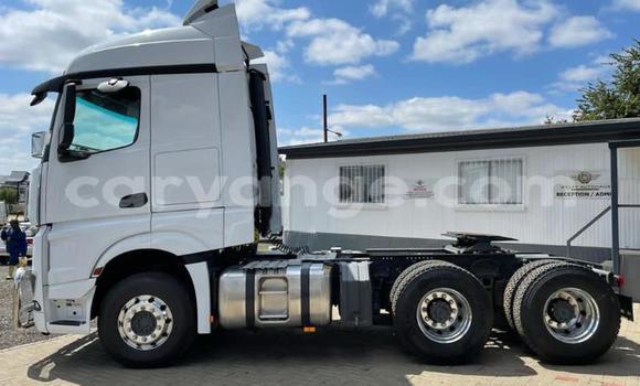 Buy Used Mercedes‒Benz 2644 White Truck in Windhoek in Namibia Buy Used Mercedes‒Benz 2644 White Truck in Windhoek in Namibia
