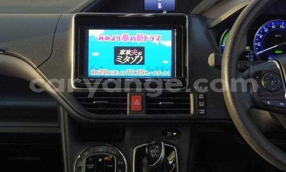 Acheter Import Voiture Toyota Noah Autre à Windhoek, Namibie Acheter Import Voiture Toyota Noah Autre à Windhoek, Namibie