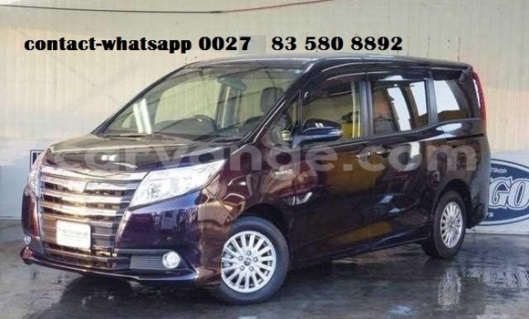 Acheter Import Voiture Toyota Noah Autre à Windhoek, Namibie