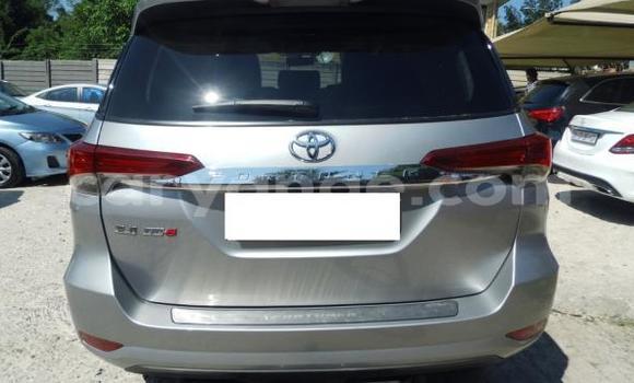 Acheter Import Voiture Toyota Fortuner Autre à Windhoek, Namibie Acheter Import Voiture Toyota Fortuner Autre à Windhoek, Namibie