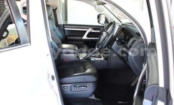 Buy Used Toyota Land Cruiser White Car in Grootfontein in Namibia Buy Used Toyota Land Cruiser White Car in Grootfontein in Namibia
