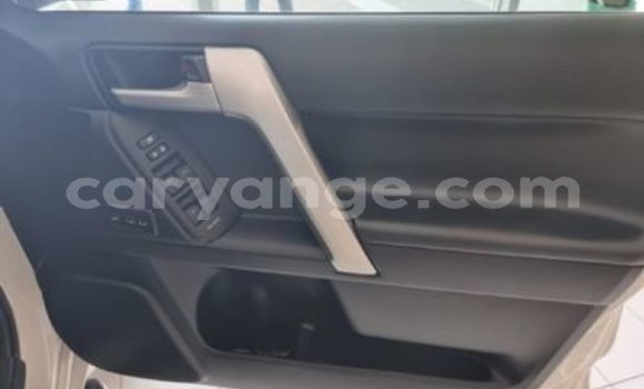 Acheter Occasion Voiture Toyota Prado Blanc à Windhoek, Namibie Acheter Occasion Voiture Toyota Prado Blanc à Windhoek, Namibie