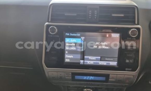 Acheter Occasion Voiture Toyota Prado Blanc à Windhoek, Namibie Acheter Occasion Voiture Toyota Prado Blanc à Windhoek, Namibie