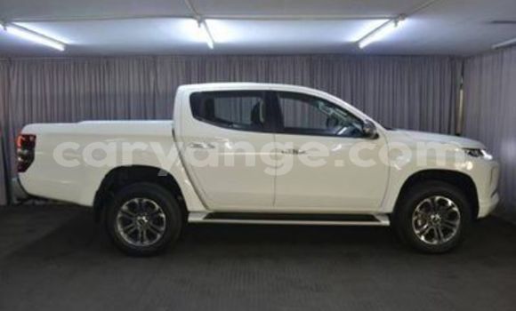Buy Used Mitsubishi Triton White Car in Swakopmund in Namibia Buy Used Mitsubishi Triton White Car in Swakopmund in Namibia