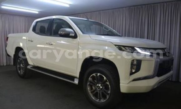 Buy Used Mitsubishi Triton White Car in Swakopmund in Namibia Buy Used Mitsubishi Triton White Car in Swakopmund in Namibia