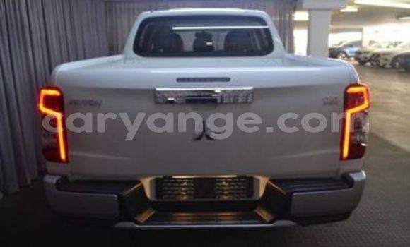 Buy Used Mitsubishi Triton White Car in Swakopmund in Namibia Buy Used Mitsubishi Triton White Car in Swakopmund in Namibia