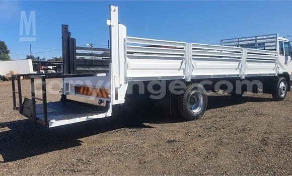 Acheter Occasion Utilitaire Nissan UD Blanc à Henties Bay, Erongo Acheter Occasion Utilitaire Nissan UD Blanc à Henties Bay, Erongo